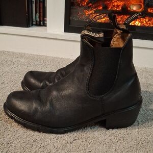 Blundstone Heeled Black Chelsea Boots Womens Size 7.5